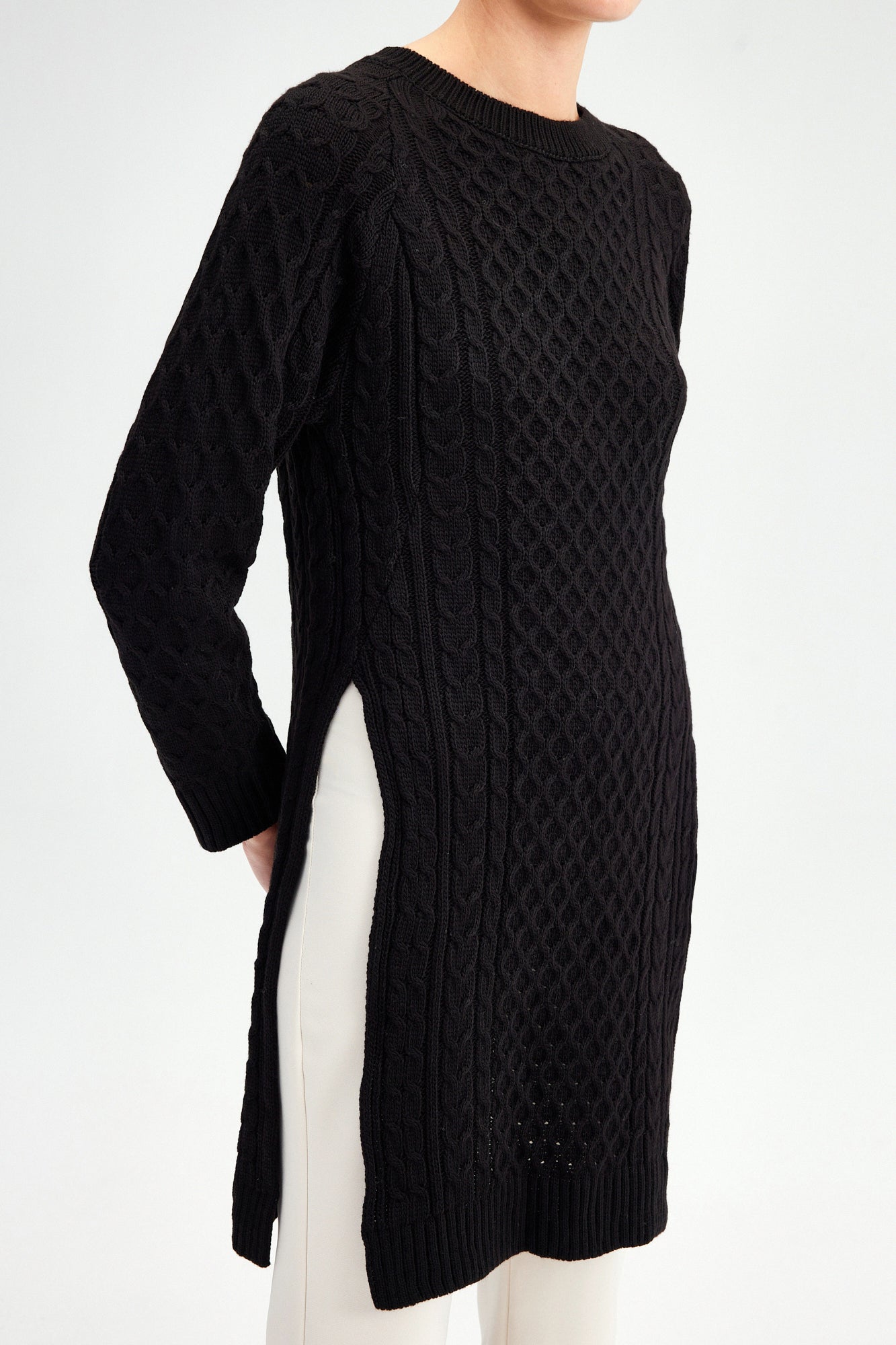 CABLE KNITTING AND SLIT DETAIL TRICOT TUNIC