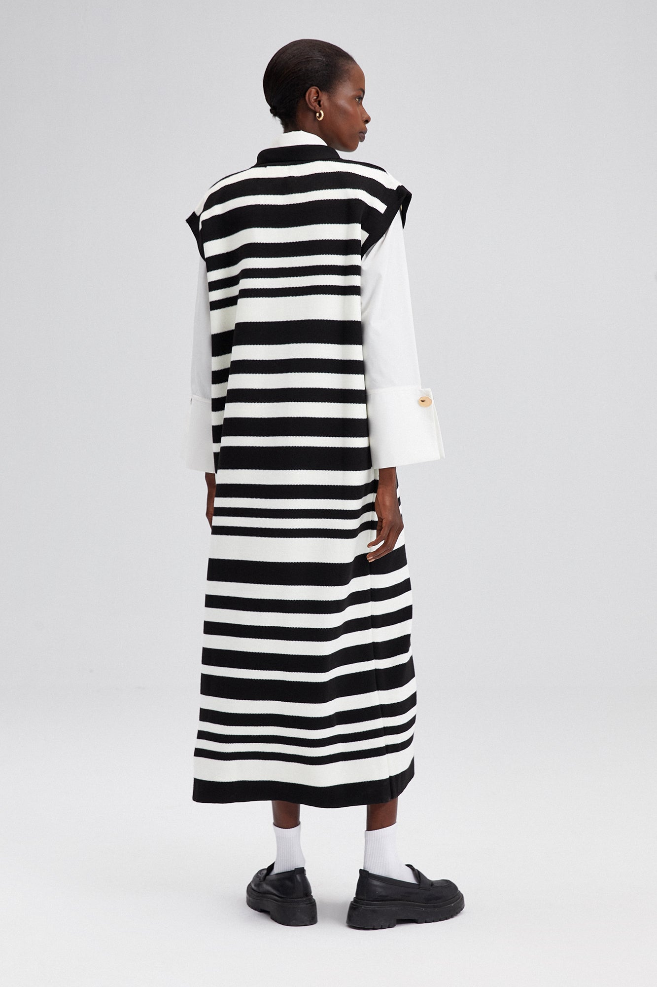 POLO NECK SLEEVELESS STRIPED KNIT DRESS