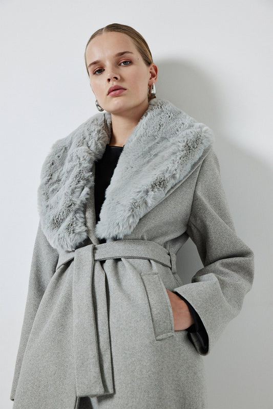 FURRY COLLAR CACHET COAT