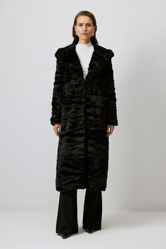 FUR COAT WITH POCKETS