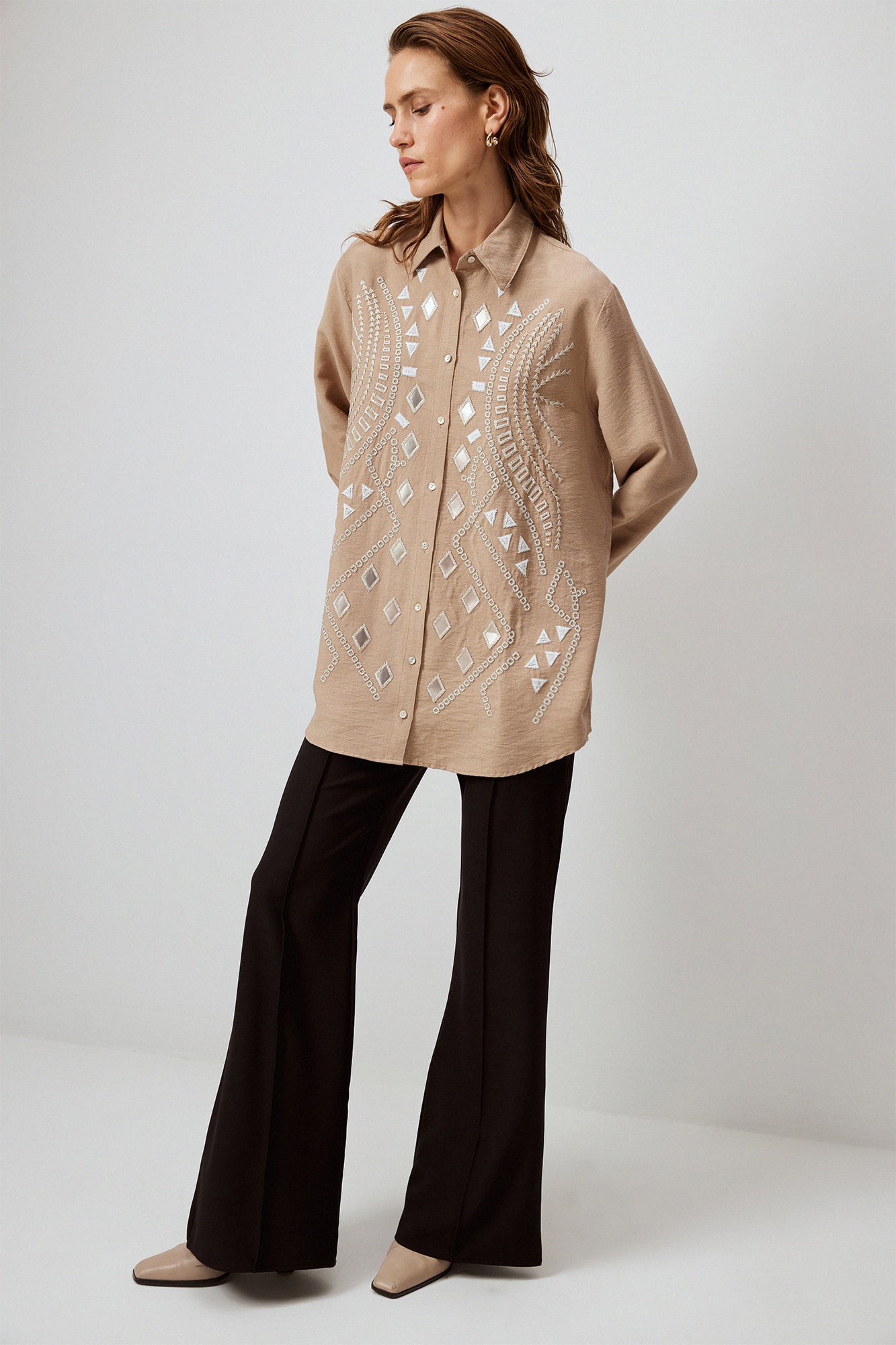 CHAIN EMBROIDERED SHIRT