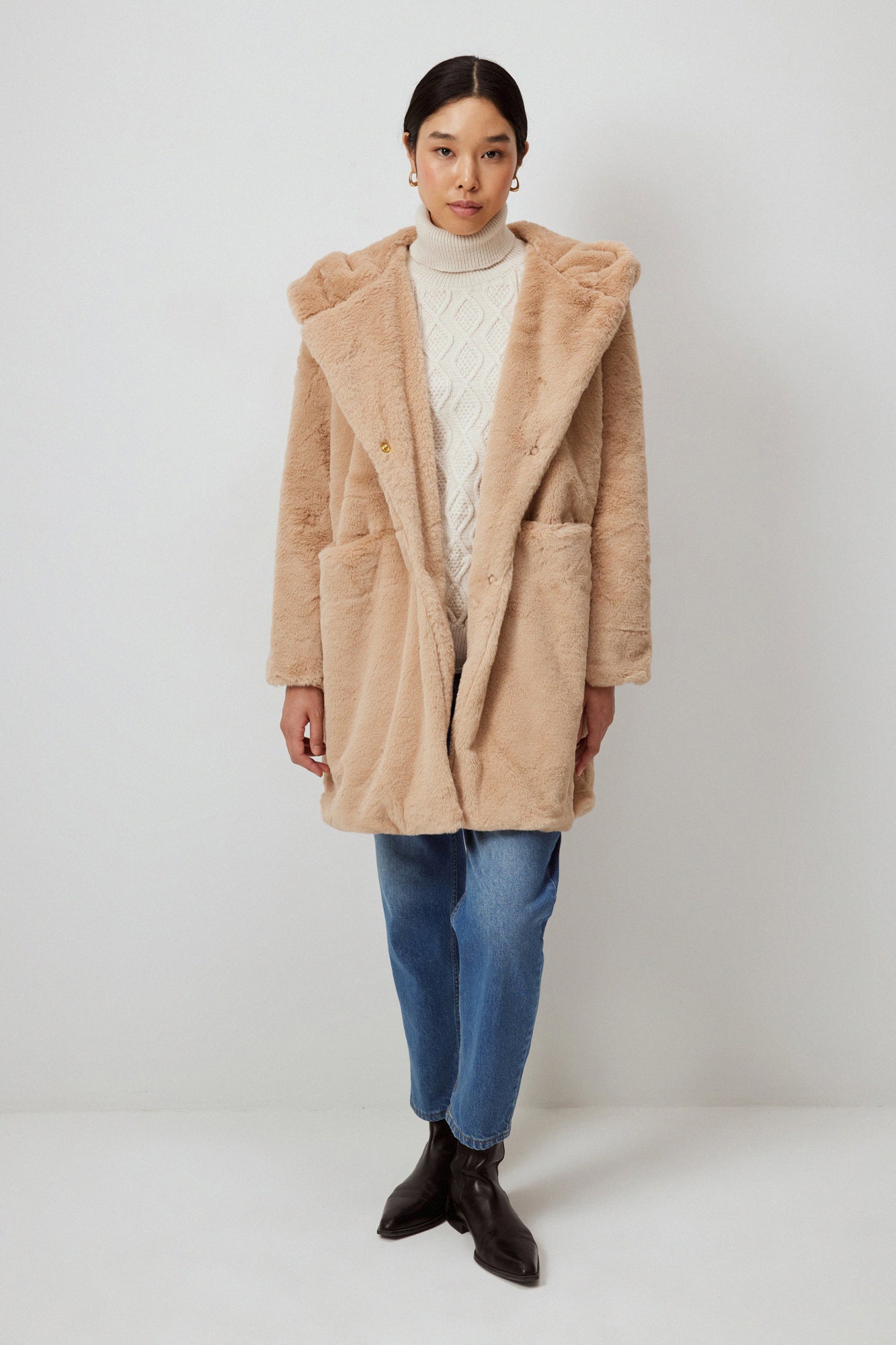 HOODED PLUSH COAT