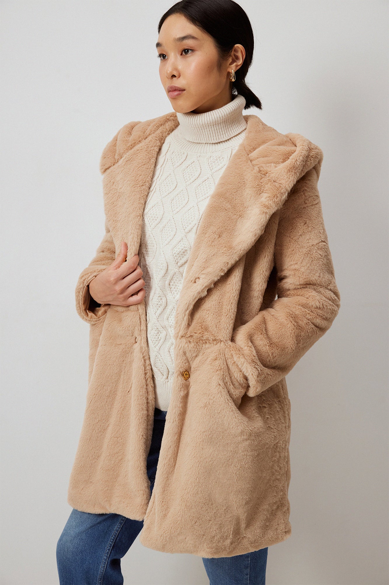 HOODED PLUSH COAT