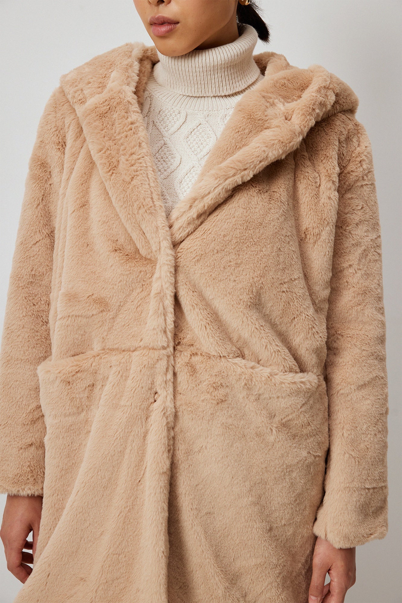 HOODED PLUSH COAT