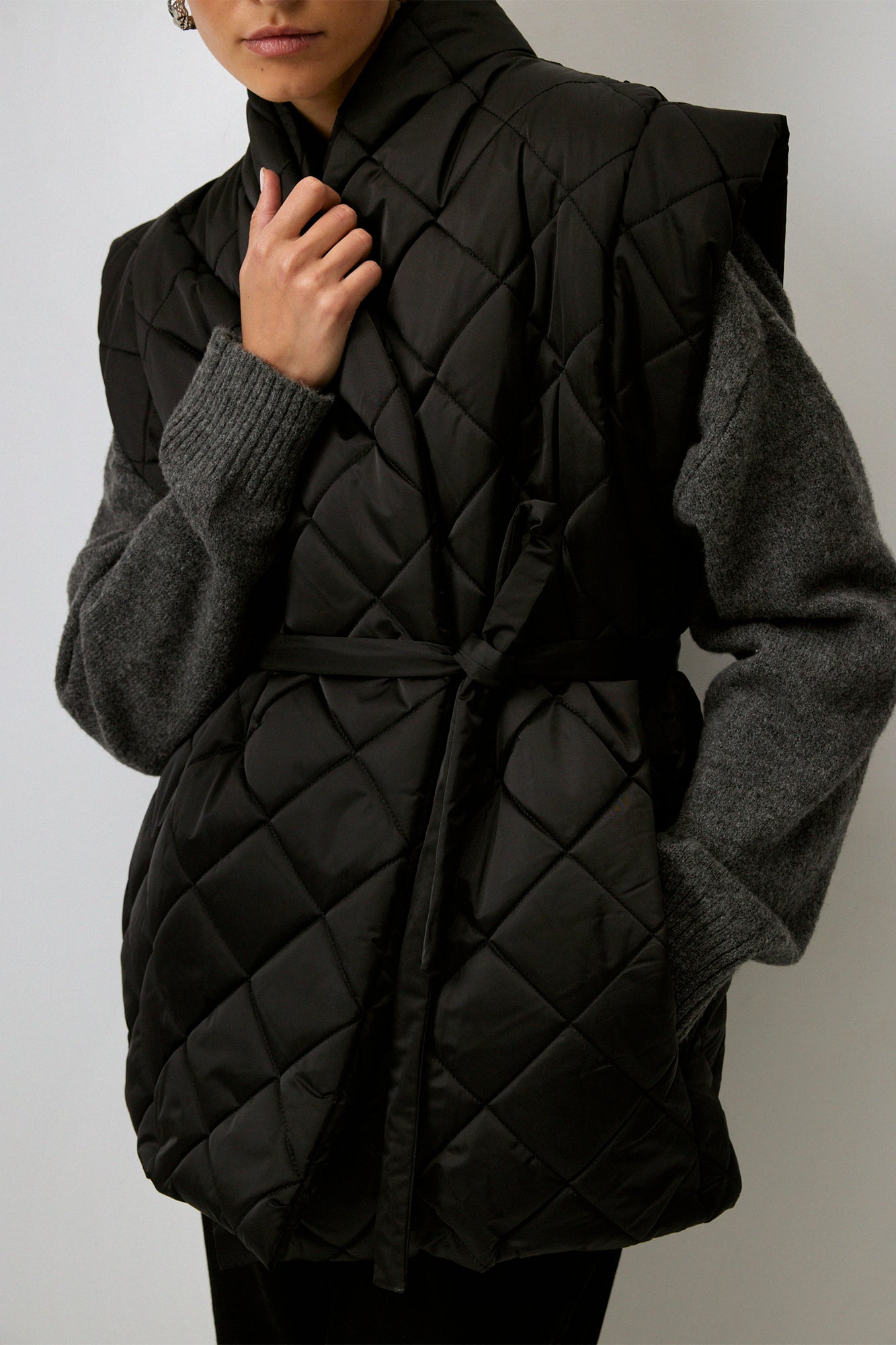 WAIST-TIED QUILTED VEST