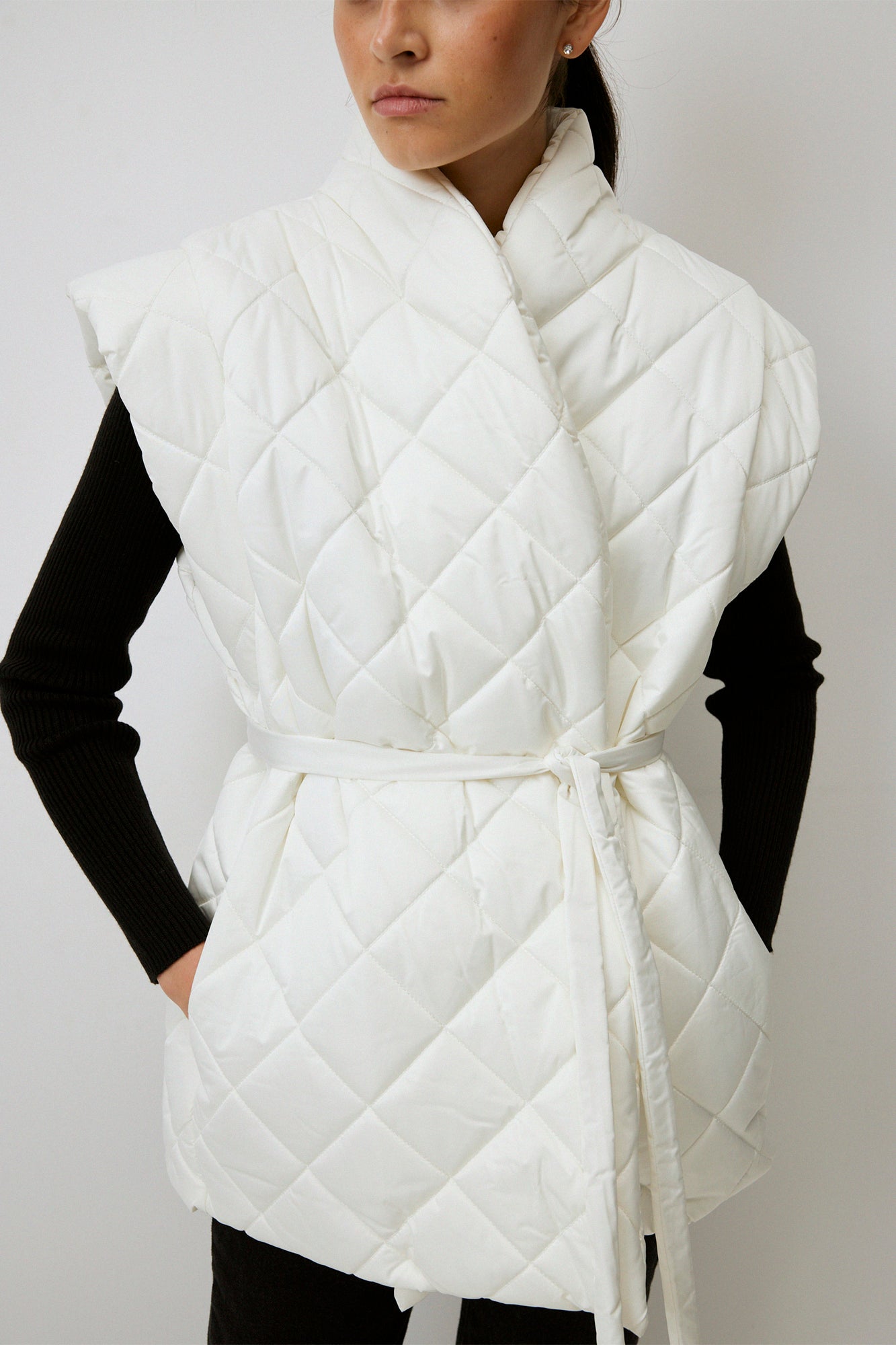 WAIST-TIED QUILTED VEST