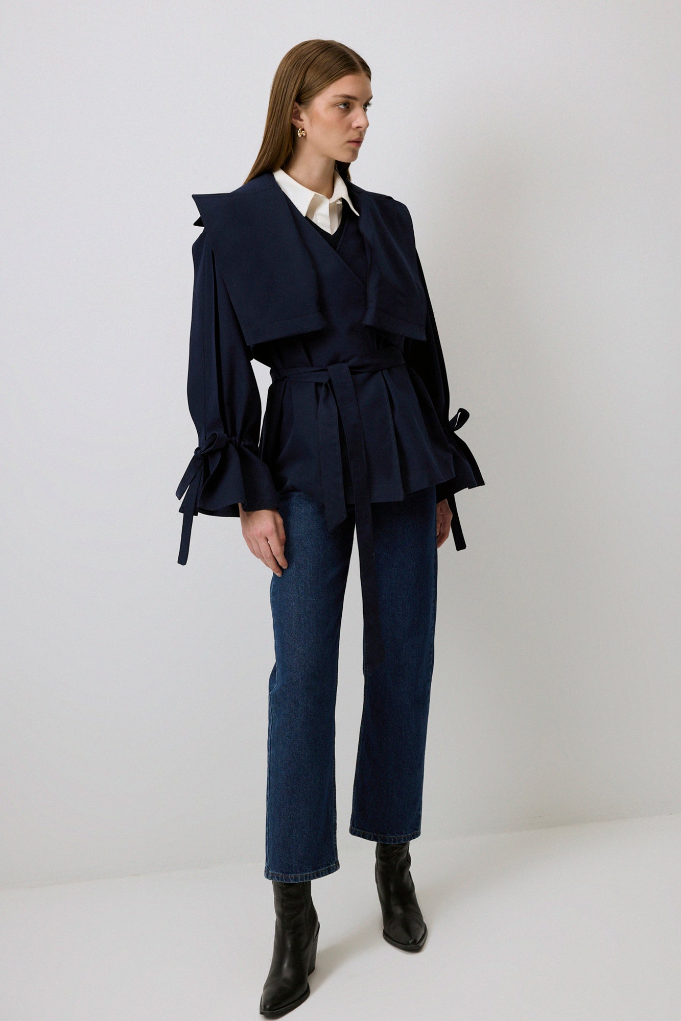 GATHERED ARM DETAILED CROP TRENCHCOAT