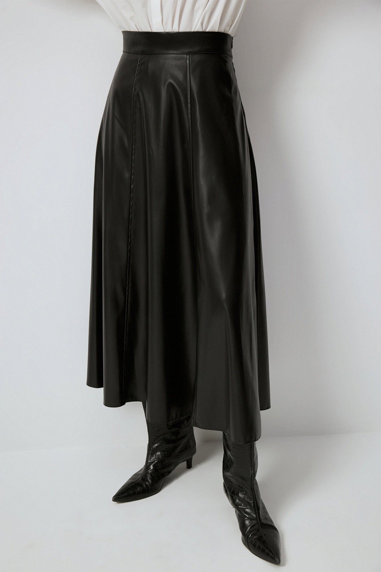 FLOUNCED FAUX LEATHER SKIRT