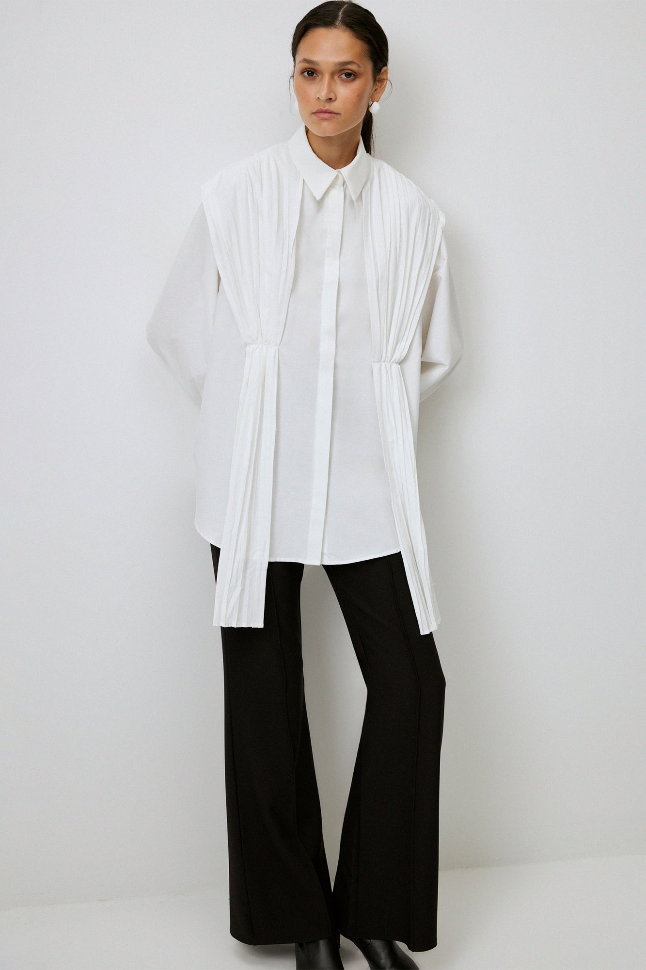 PLEATE DETAILED SHIRT