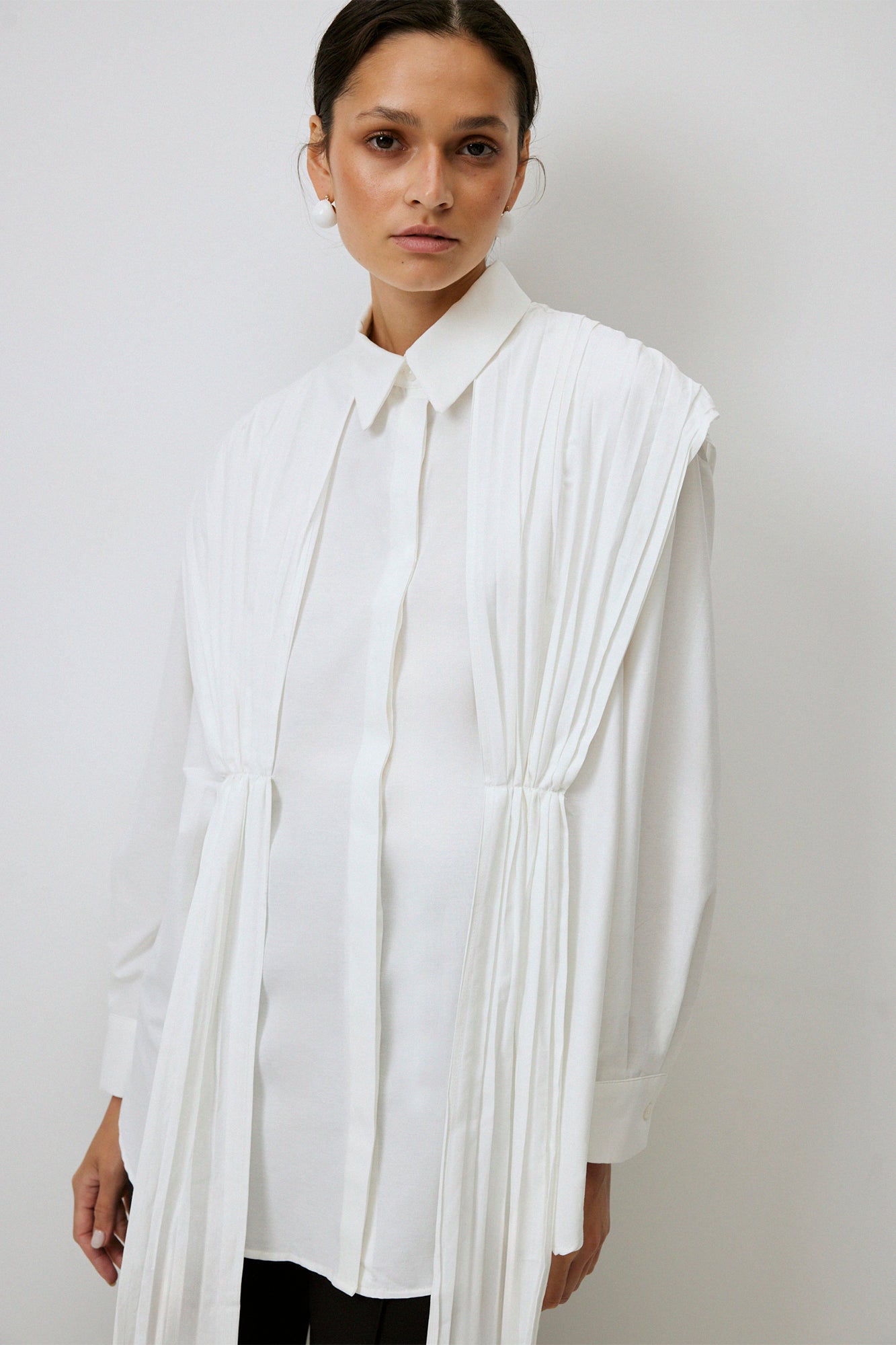 PLEATE DETAILED SHIRT