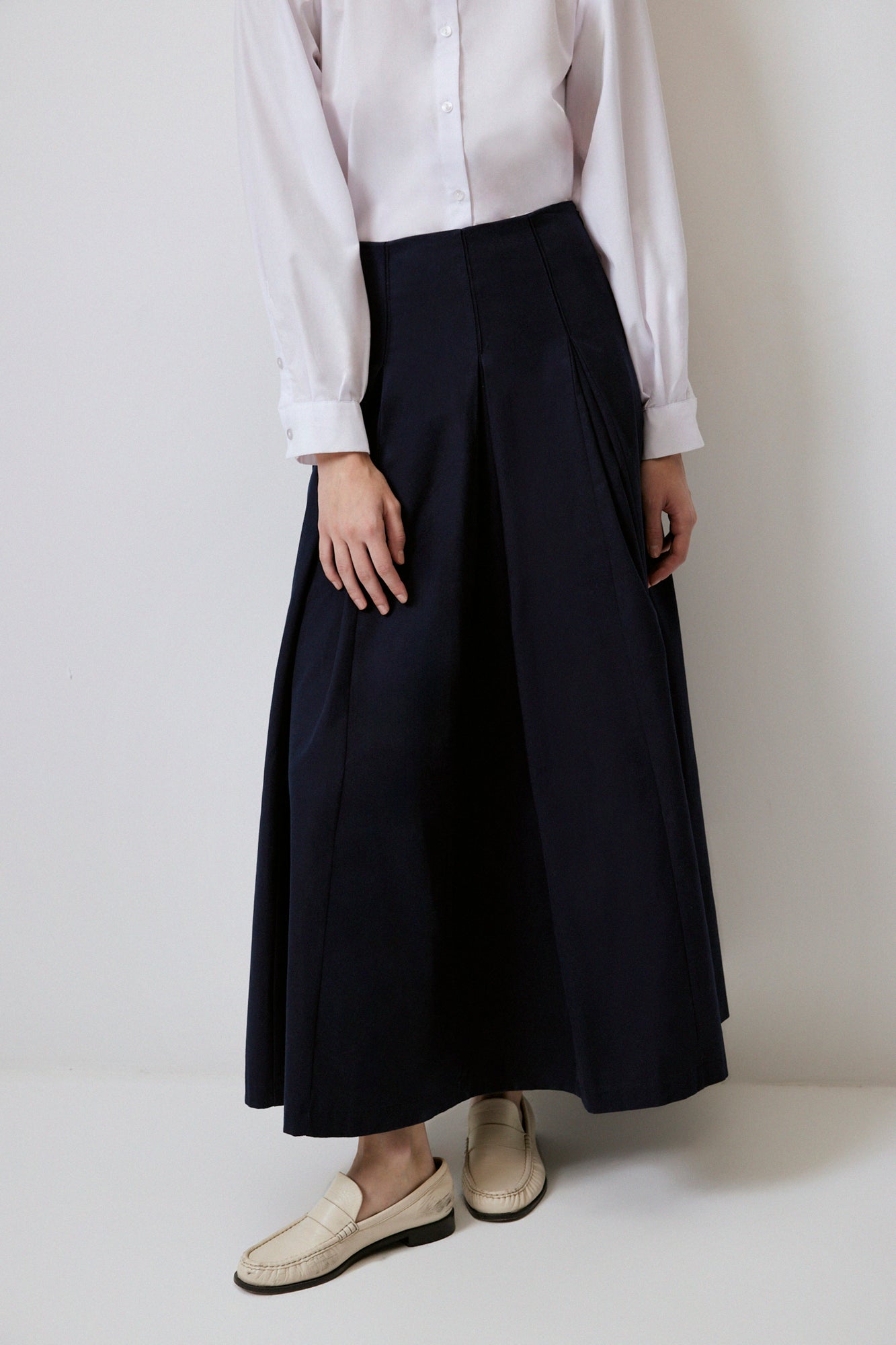 PLEATED GABARDINE SKIRT