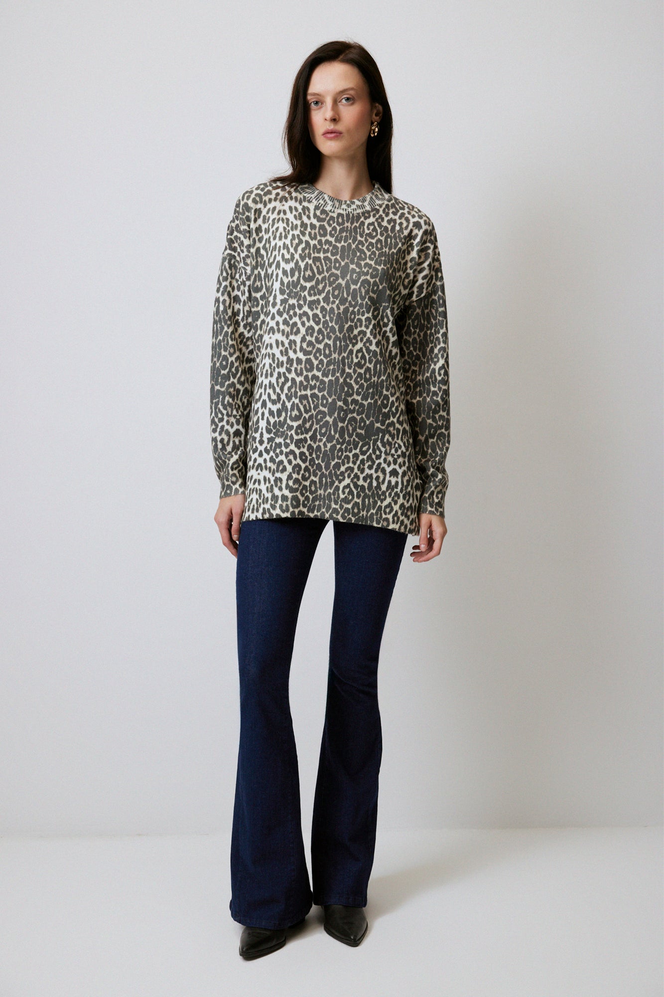 LEOPARD PATTERNED KNIT SWEATER