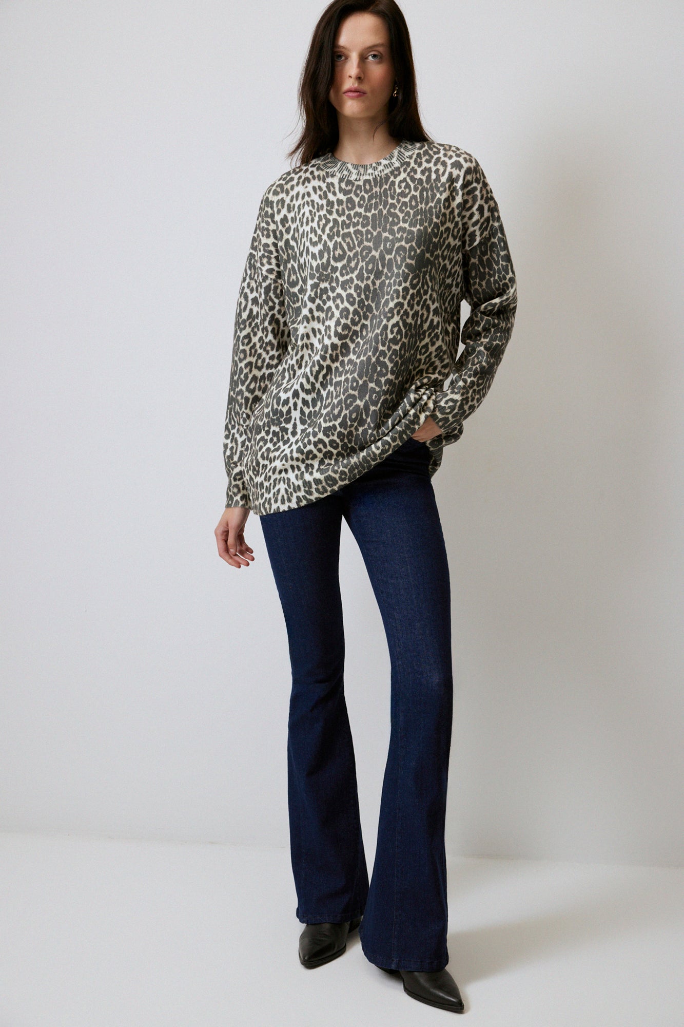 LEOPARD PATTERNED KNIT SWEATER