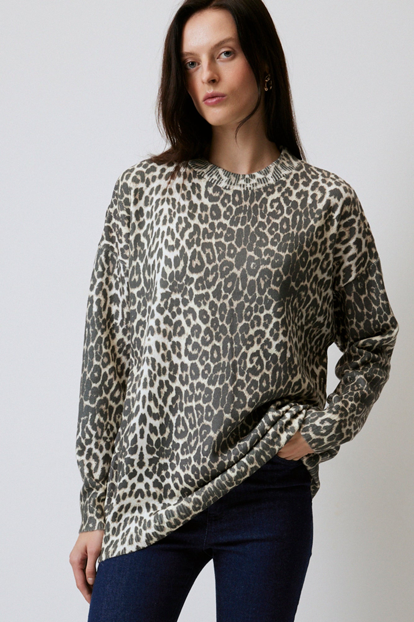 LEOPARD PATTERNED KNIT SWEATER