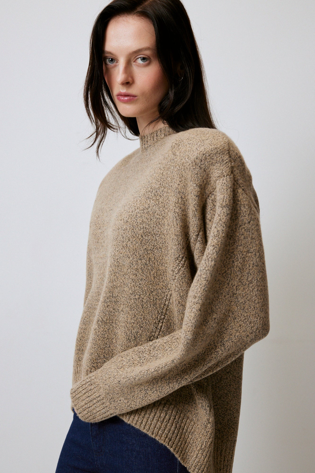 OVERSIZE KNIT SWEATER