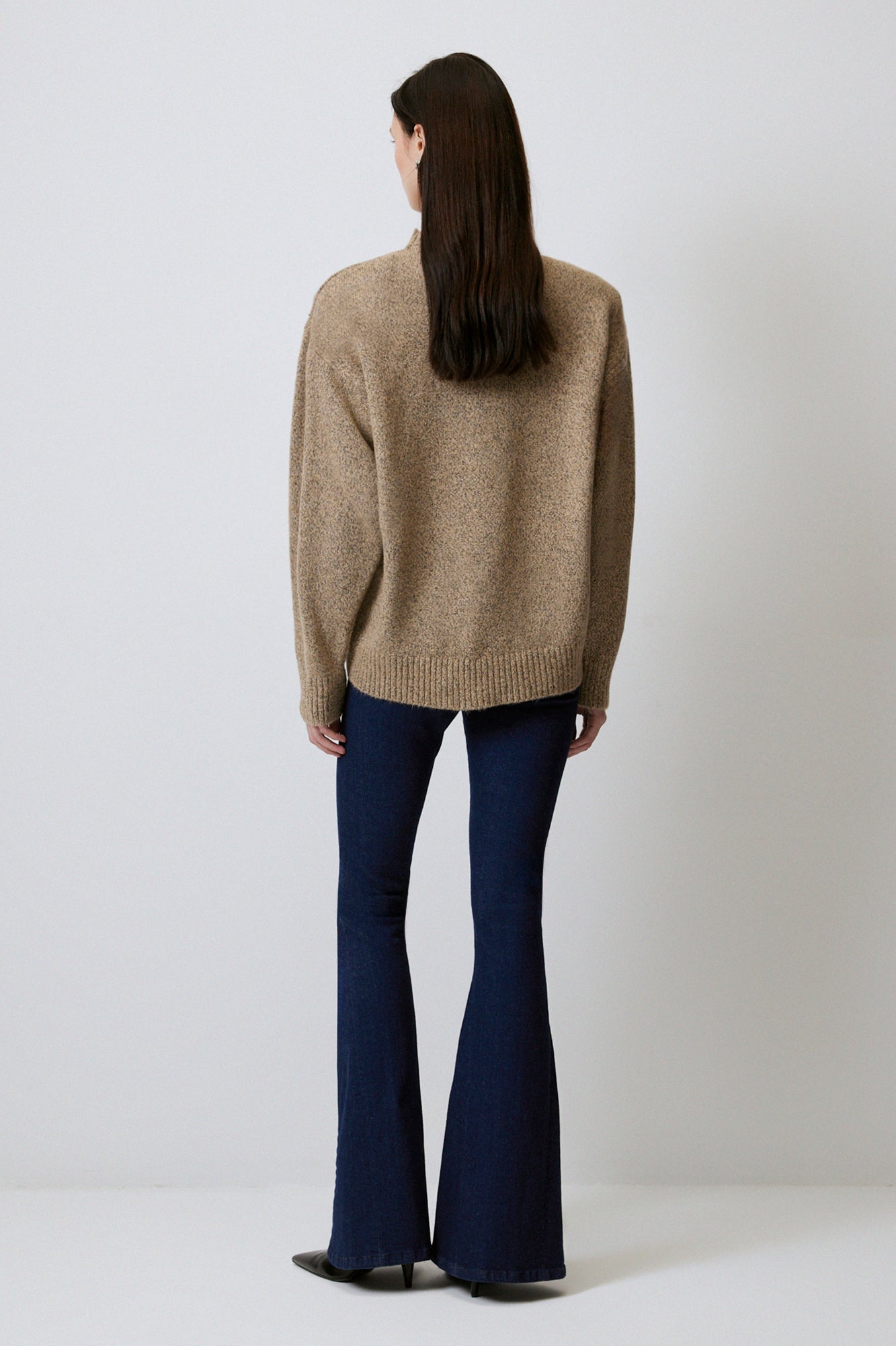 OVERSIZE KNIT SWEATER