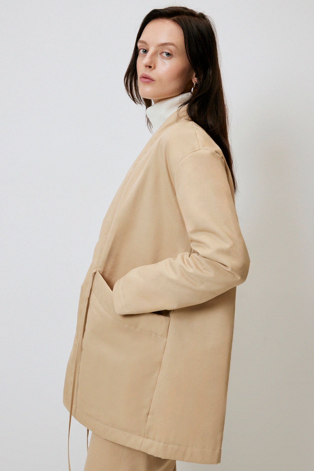 GABARDINE COAT WITH WIDE POCKET