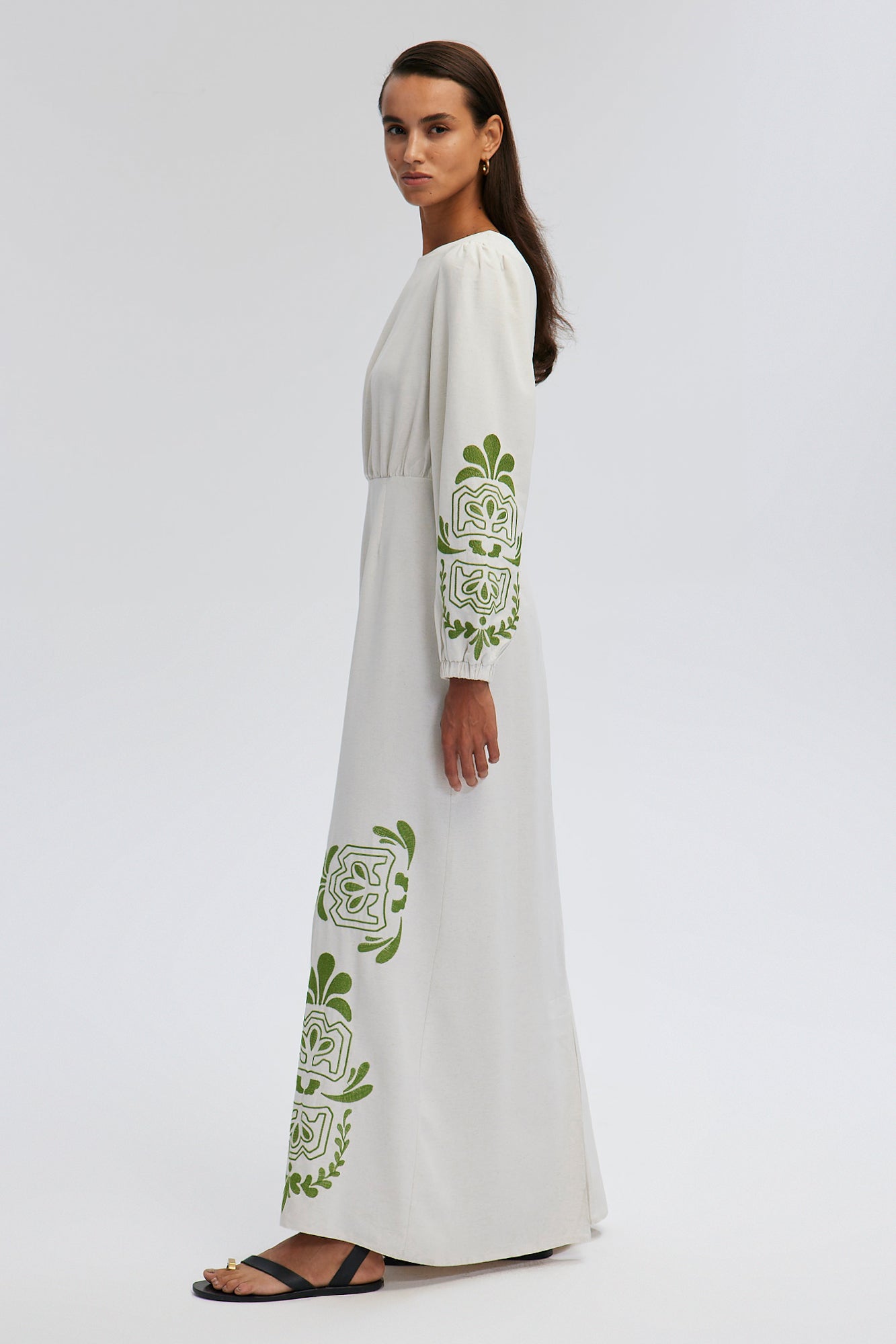 LINEN DRESS WITH EMBROIDERY