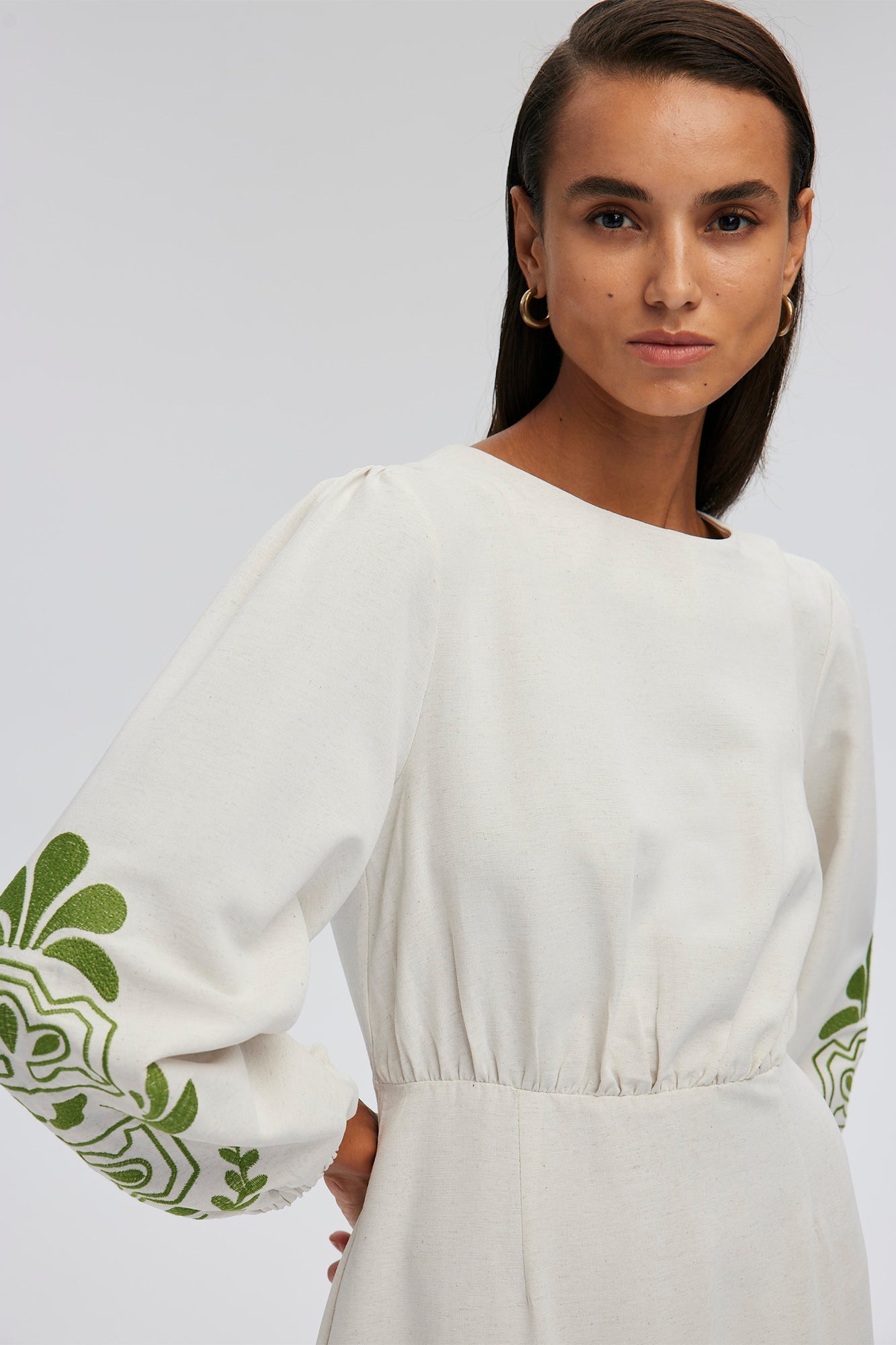 LINEN DRESS WITH EMBROIDERY