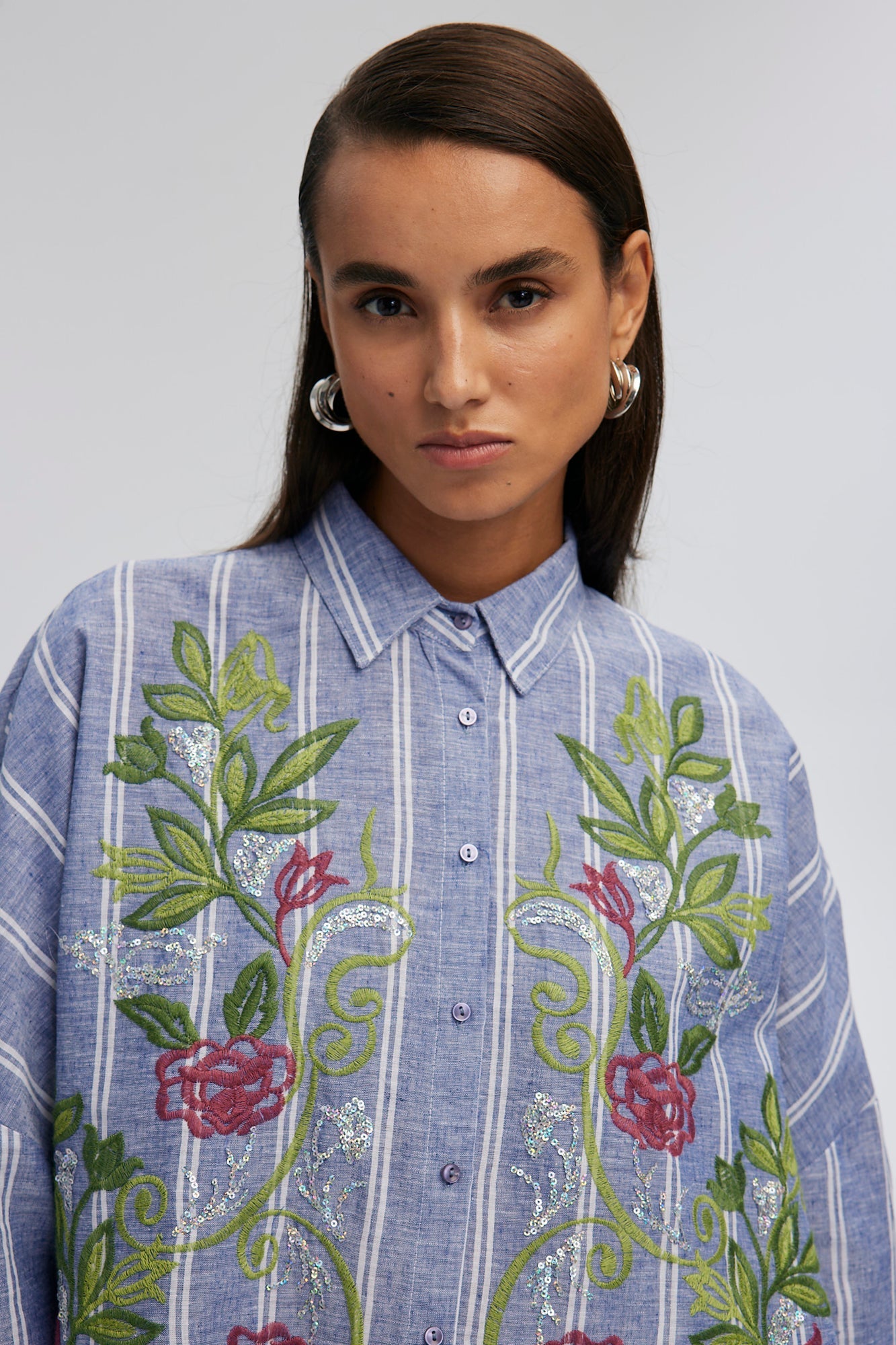 FLORAL EMBROIDERED LINEN TEXTURED SHIRT